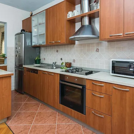 Two-bedroom In Dracevac Ninski
